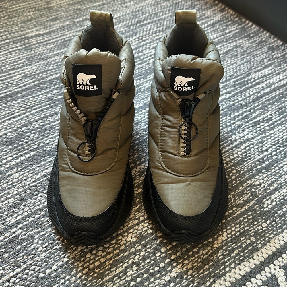 Sorel out n about puffy zip